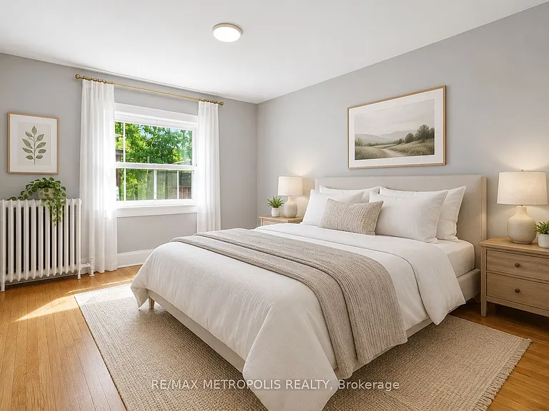 277 Gilmour Ave #UPPER — Photo 2