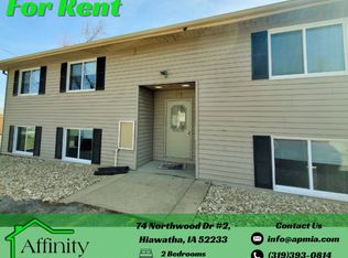 74 Northwood Dr #2, Hiawatha, IA 52233