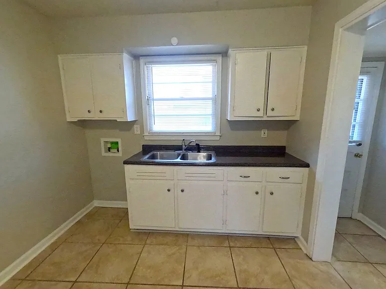 4898 Dianne Dr — Photo 11