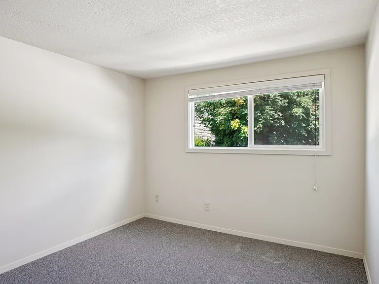 Knoll West Apartments — Photo 19
