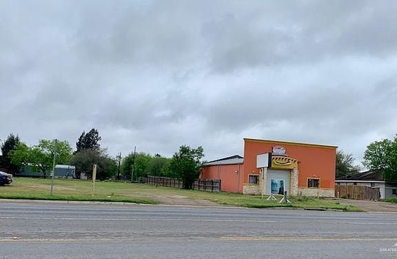 4th image of 514 E Fm 495