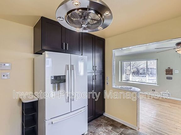 5th image of 3267 Ivanhoe St