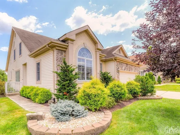 41 Westminster Dr, Monroe Township, NJ 08831