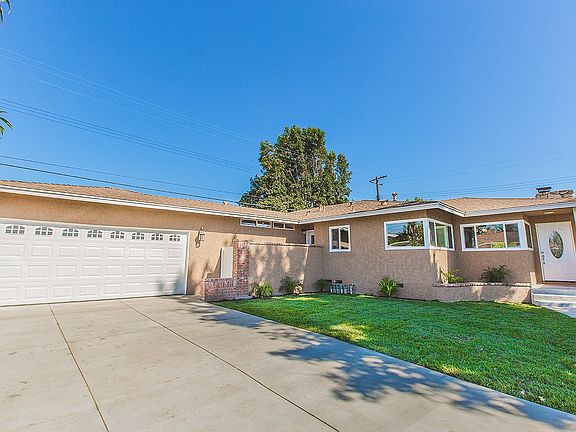 3rd image of 1056 E Thelborn St
