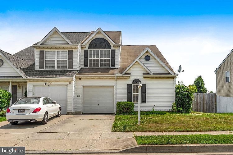 1st image of 611 Warren Dr