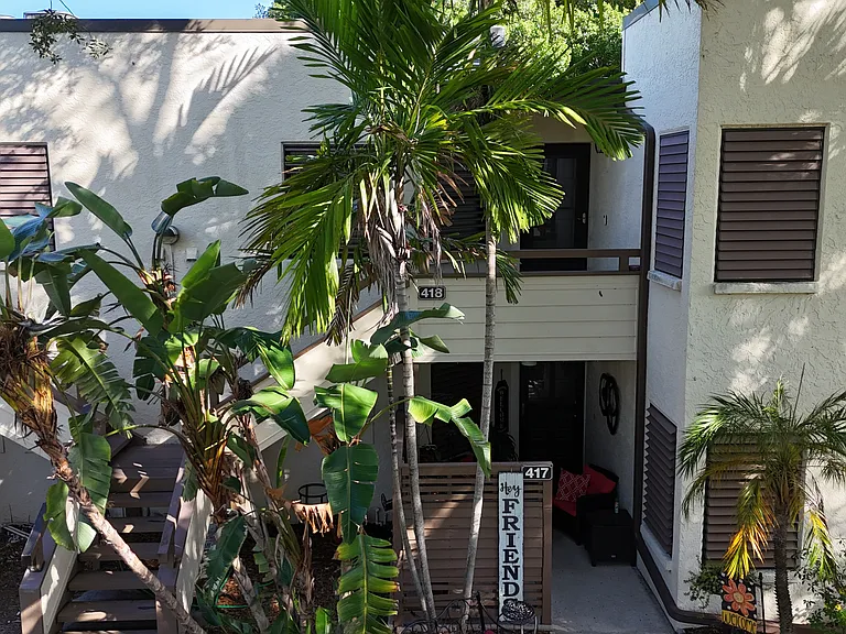 418 Spring Lakes Blvd — Photo 2