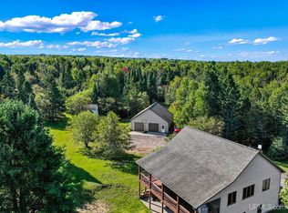 19890 Wildwood Rd, Hancock, MI 49930