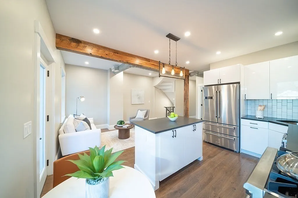 2 bed, 1200 sqft, $3,200 — Photo 2