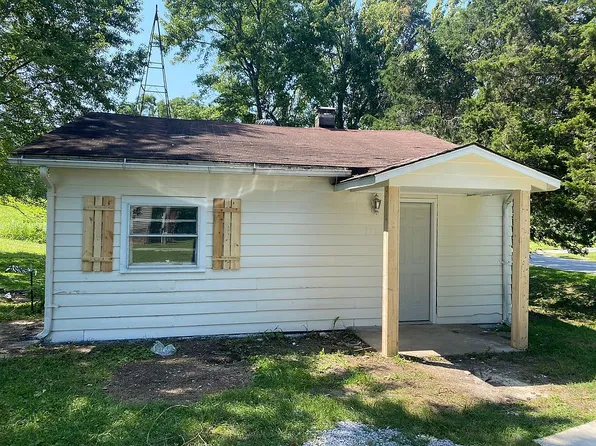 314 W 2nd St, Brookport, IL 62910