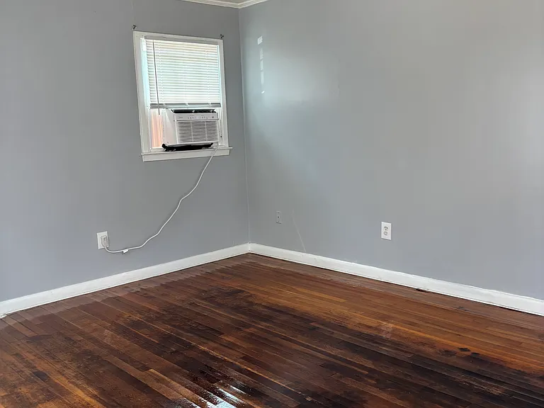 1016 Dixie St — Photo 2