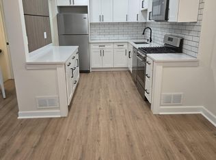 621 Breakers Pt, Schaumburg, IL 60194