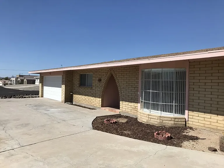 3124 Winterhaven Dr — Photo 2