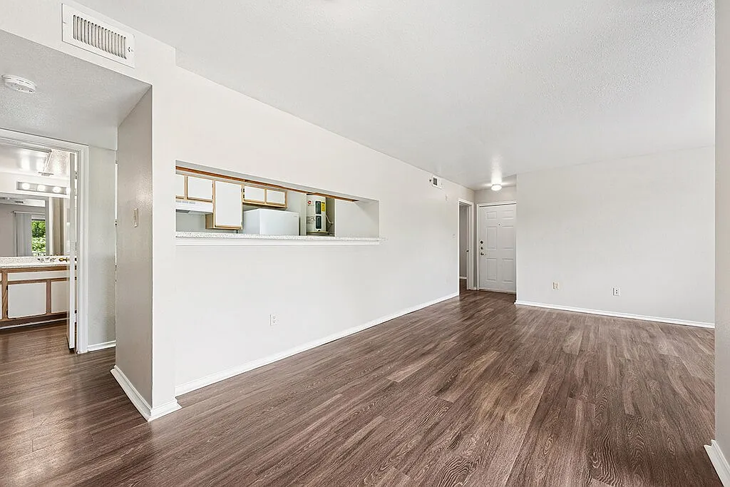 Valley Trails Apartments — Photo 4