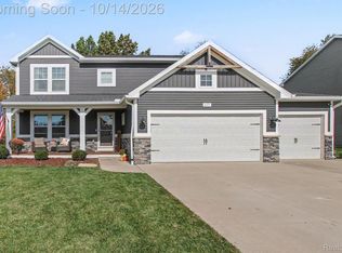 1272 Weatherstone Ln, Howell, MI 48843