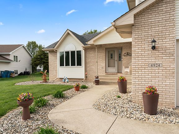 2nd image of 4924 Pheasant Ct