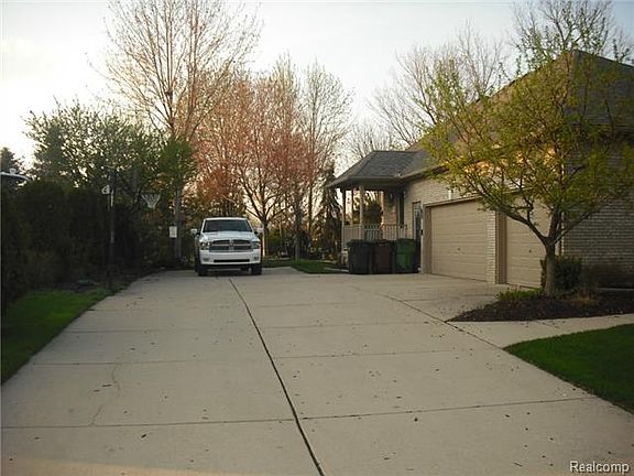 4th image of 14253 Redwood Dr