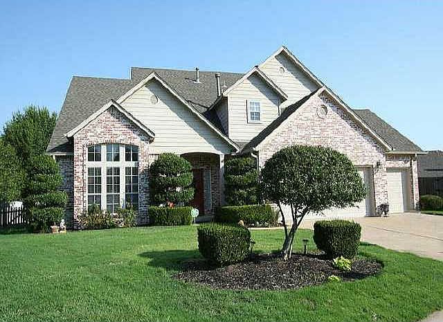2nd image of 2504 W Vandalia Cres S