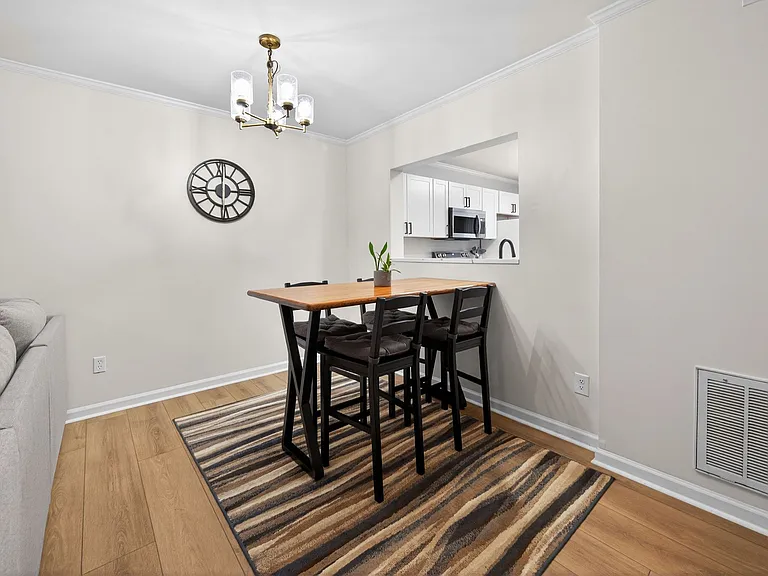 604 Broad Leaf Cir — Photo 12