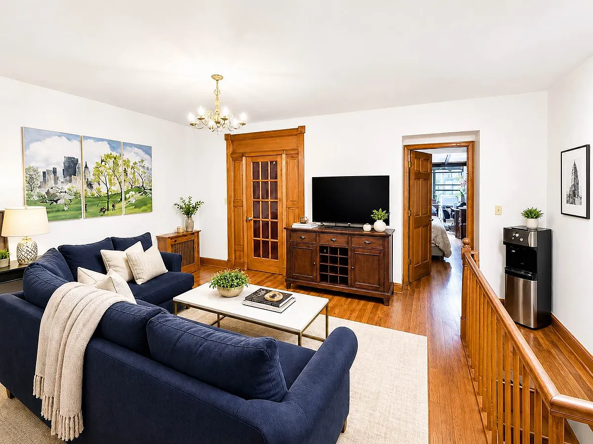 Building Photo - 153 W 78th St #B