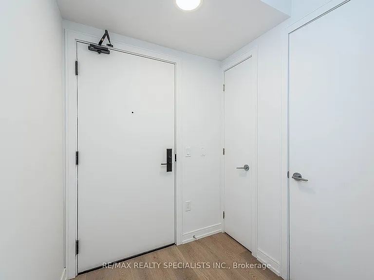 1 Jarvis St #305 — Photo 5