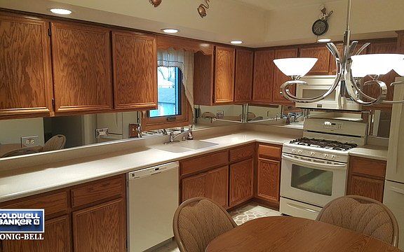 4th image of 4943 E Circle Dr APT 303