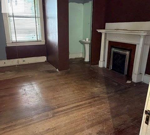 5th image of 862 Stokes St
