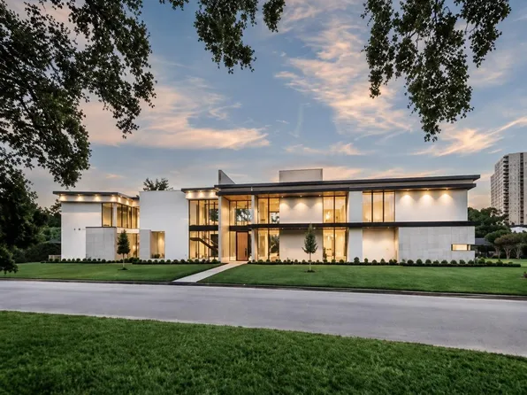 5403 Meadow Lake Ln, Houston, TX 77056