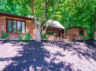 1010 Mount Carmel Ave, Hamden, CT 06518