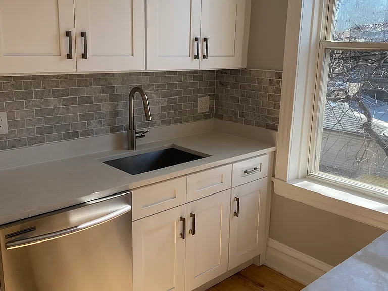 1916 N Winchester Ave #2 — Photo 2