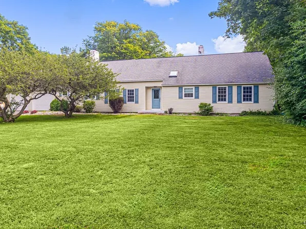 1 Compton Rd, New Hartford, NY 13413