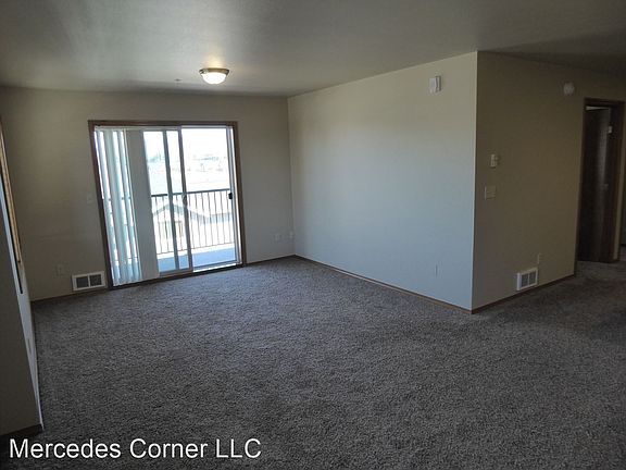 5th image of 2202 Mercedes Dr APT 310