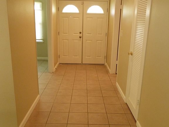 entry-with front doo closed