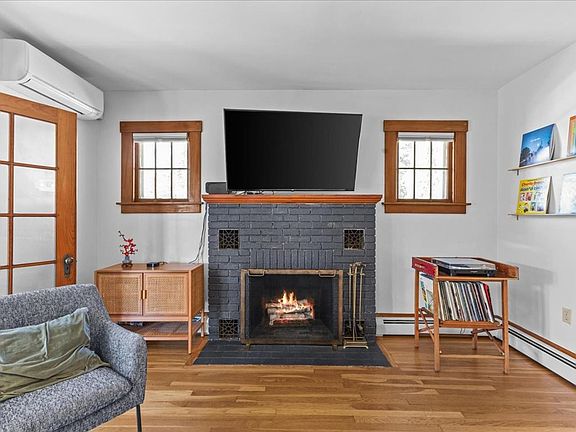 4th image of 170 Shelburne Street