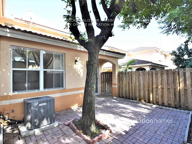 12446 SW 125th Ter — Photo 25