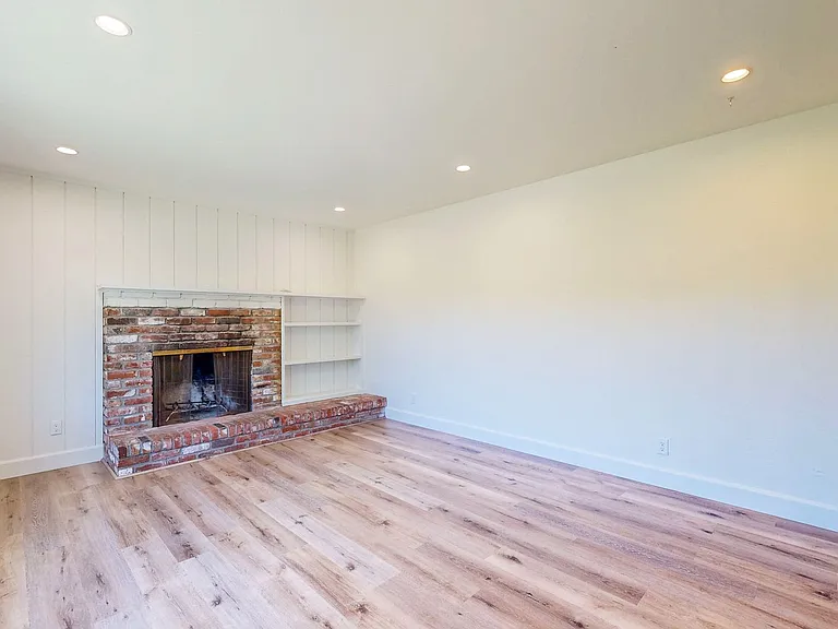1925 Leafgreen Dr — Photo 8