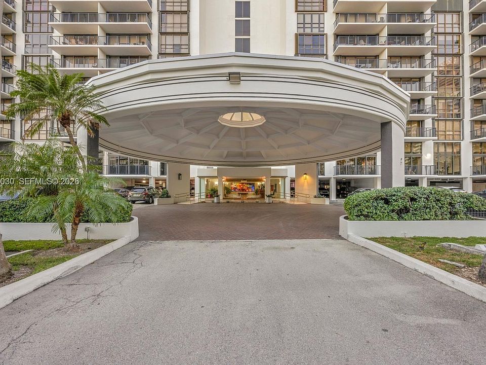1st image of 1450 Brickell Bay Dr APT 511