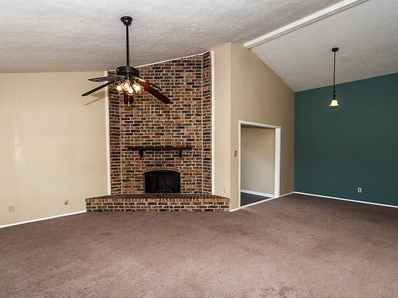 Living room with Vaulted Ceiling