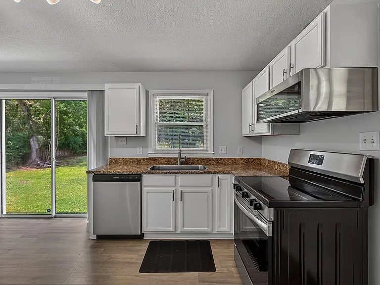 2527 Country Club Rd — Photo 10