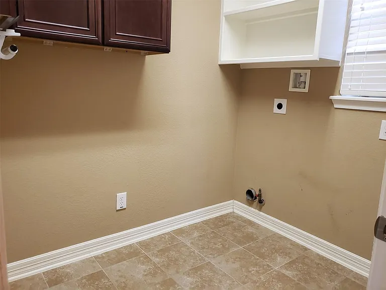 3607 Cat Springs Ln — Photo 8