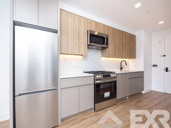 2230 Cropsey Avenue image 5 of 70