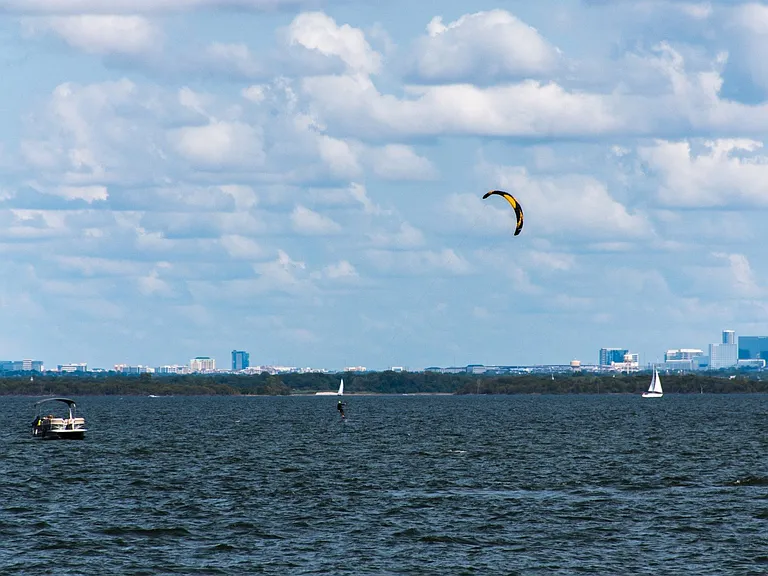 Minutes to Lewisville Lake