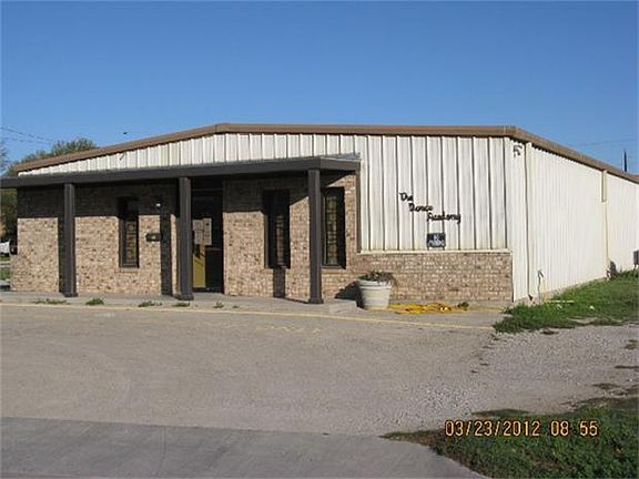 2nd image of 2810 4th St