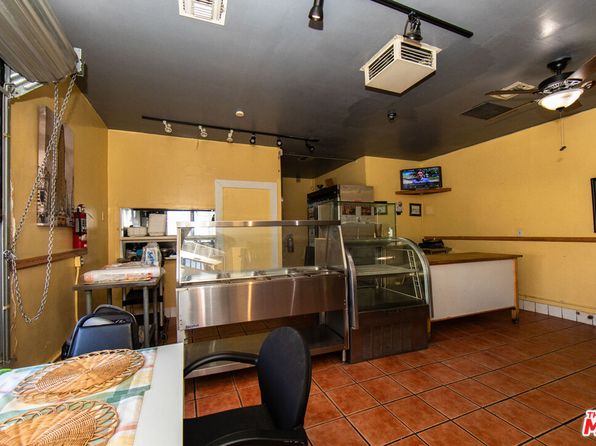 los-angeles-california-2098295573 picture