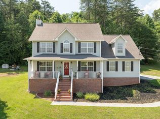 1398 Springview Cir, Seymour, TN 37865