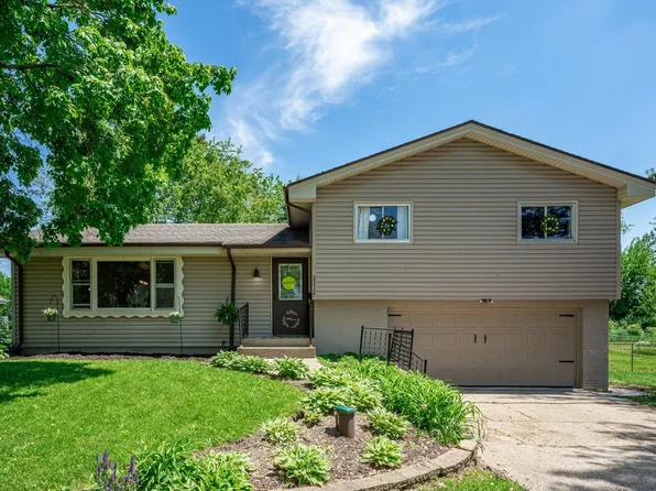 2212 Farris Ct, Rockford, IL 61108