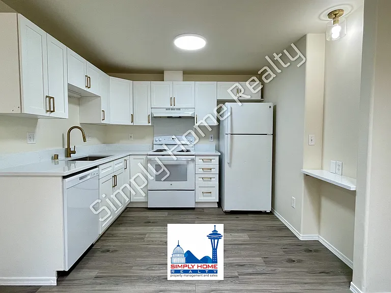 9041 Steilacoom Rd SE #B — Photo 5