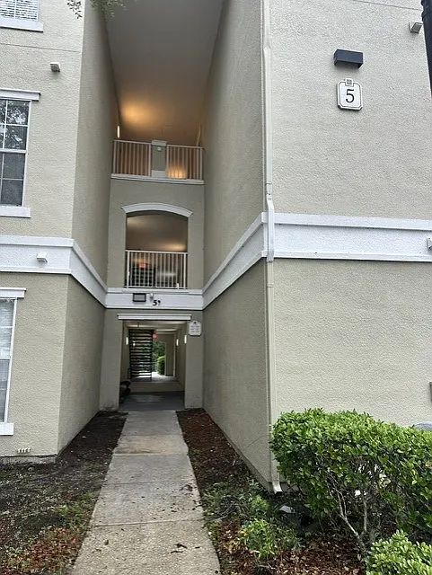 1 bed, 769 sqft, $1,300 — Photo 1