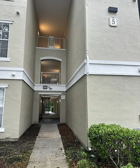 8290 Gate Pkwy #504 — Photo 1