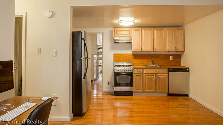 Rented by Garfield Realty  | media 25