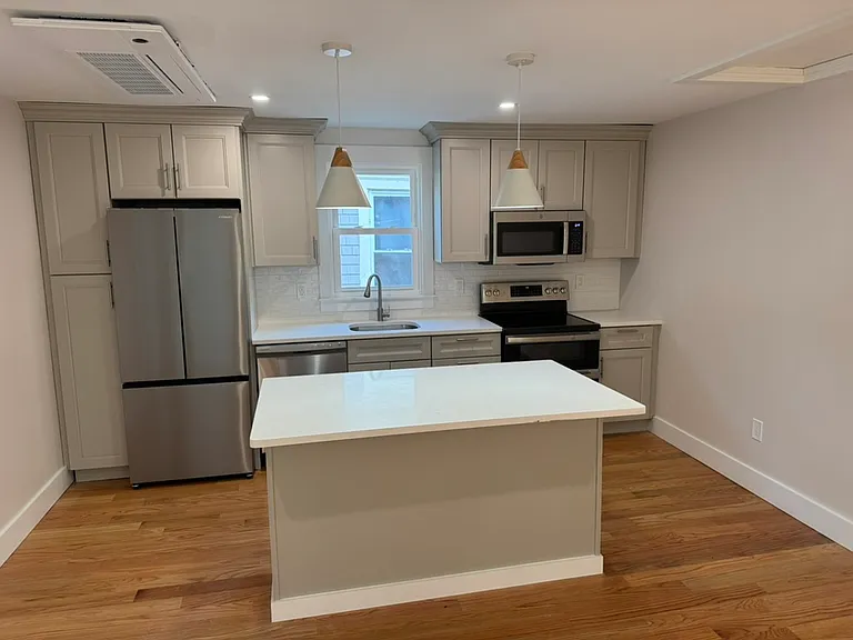 88 Lyon St #1 — Photo 8